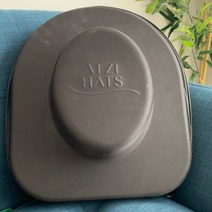 Travel hat box universal sizing